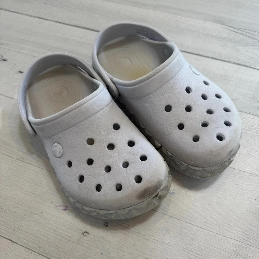 Crocs class is‎ slip on clogs geometric band pale purple juniors 3